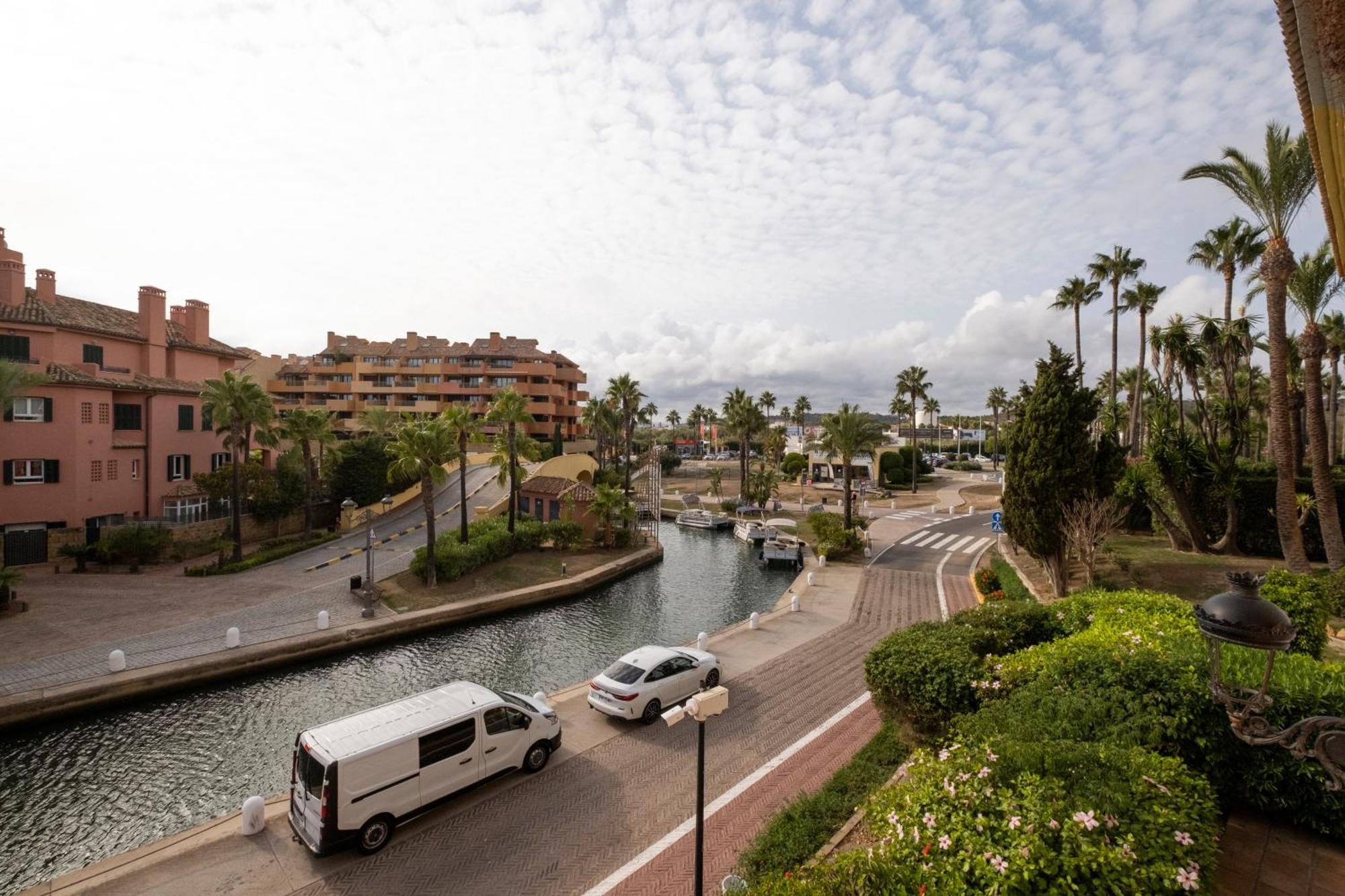 Aquamarine Apartment In Marina Sotogrande Luaran gambar